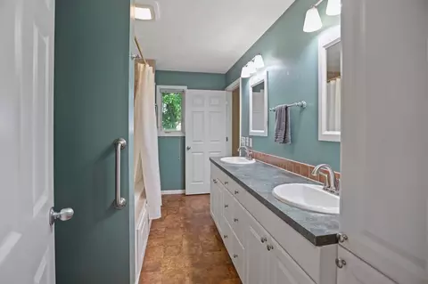 Bath - 5414 Elkton Trl, Faribault, MN 55021 photo 1 of 3