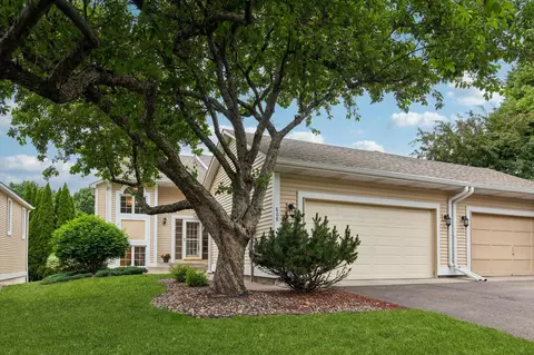 808 Winterberry Dr, Woodbury, MN 55125