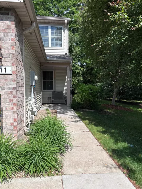 8011 Everest Ln N, Maple Grove, MN 55311