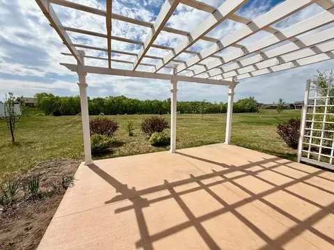 Exterior - 822 9th Ave SW, Perham, MN 56573 photo 3 of 4