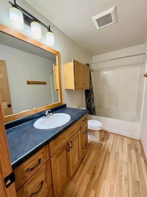 Bath - 822 9th Ave SW, Perham, MN 56573 photo 1 of 2