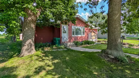 781 4th Ave SE, Wells, MN 56097