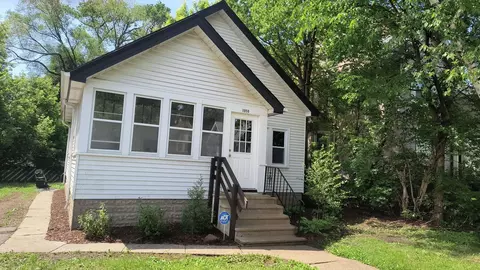 1050 Wilson Ave, Saint Paul, MN 55106