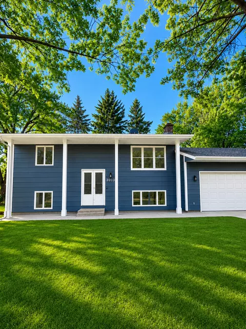 3910 65th St E, Inver Grove Heights, MN 55076