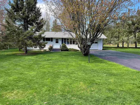 5 Birch Grove Rd, Esko, MN 55733