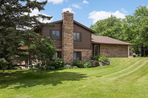 7111 Robinwood Bay Bay, Woodbury, MN 55125
