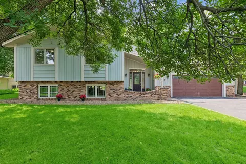 7240 Ticonderoga Trl, Eden Prairie, MN 55346