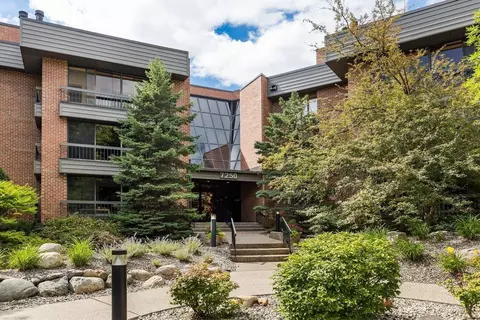 7250 Lewis Ridge Pkwy #112, Edina, MN 55439