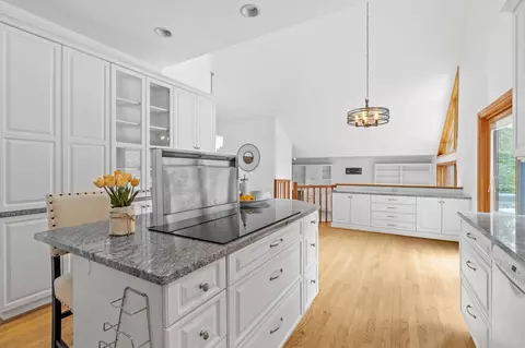 Kitchen - 1952 Safari Trl, Eagan, MN 55122 photo 4 of 5