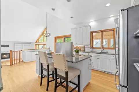 Kitchen - 1952 Safari Trl, Eagan, MN 55122 photo 5 of 5