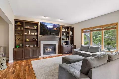 3794 Smithfield Curv, Woodbury, MN 55129