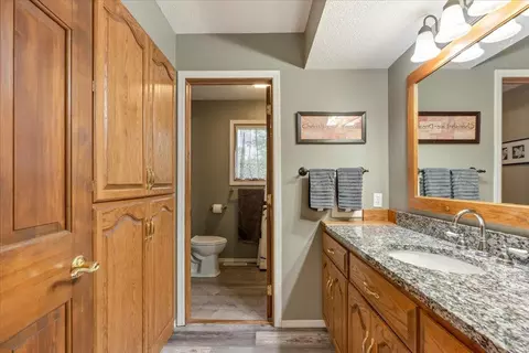 Bath - 16715 Paul Rd, Brainerd, MN 56401 photo 1 of 3