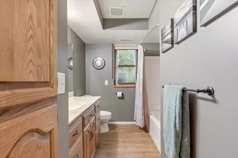 Bath - 16715 Paul Rd, Brainerd, MN 56401 photo 3 of 3