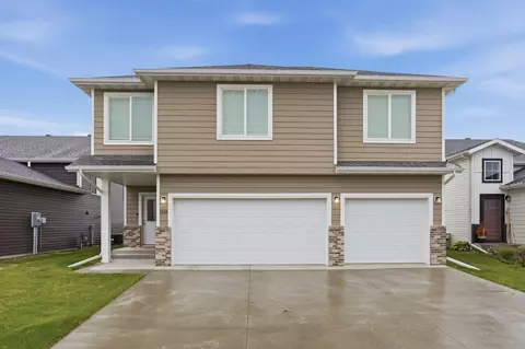 1118 Albert Ct W, West Fargo, ND 58078