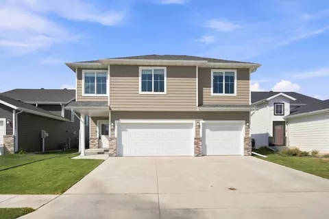1118 Albert Ct W, West Fargo, ND 58078