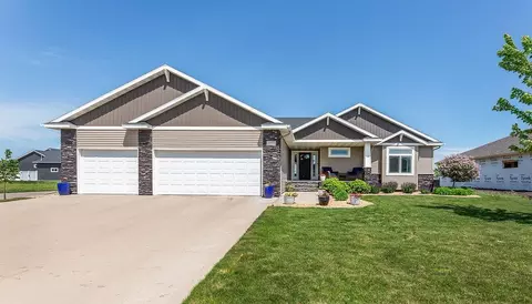 3977 49th Ave S, Fargo, ND 58104