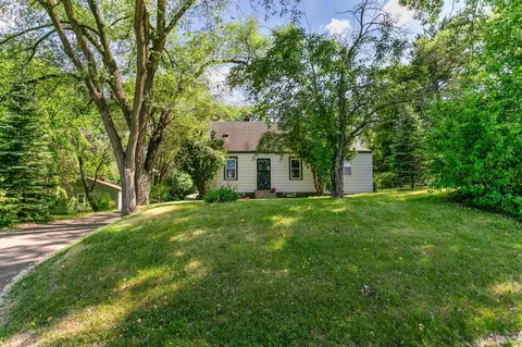 1612 County Road C E, Maplewood, MN 55109