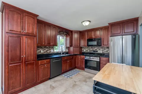 225 20th St NW, Owatonna, MN 55060