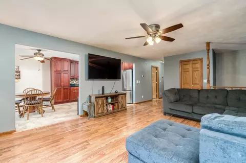225 20th St NW, Owatonna, MN 55060