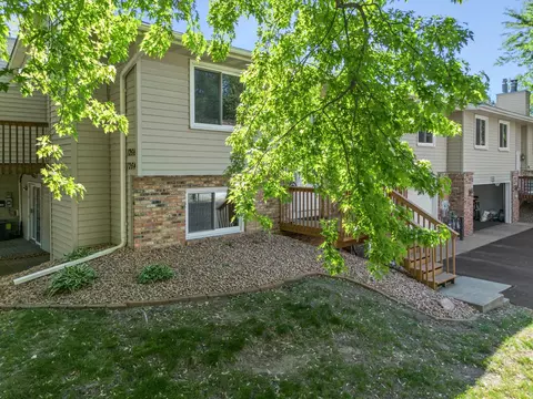 Exterior - 1264 Deercliff Ln, Eagan, MN 55123 photo 10 of 13