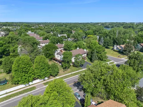 View/Area - 1264 Deercliff Ln, Eagan, MN 55123 photo 1 of 3