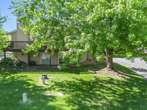 Exterior - 1264 Deercliff Ln, Eagan, MN 55123 photo 12 of 13