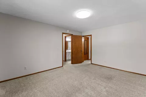 Bedroom - 1264 Deercliff Ln, Eagan, MN 55123 photo 2 of 5