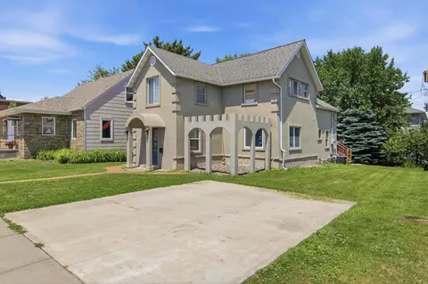 Exterior - 119 Main St E, Wabasha, MN 55981 photo 7 of 9