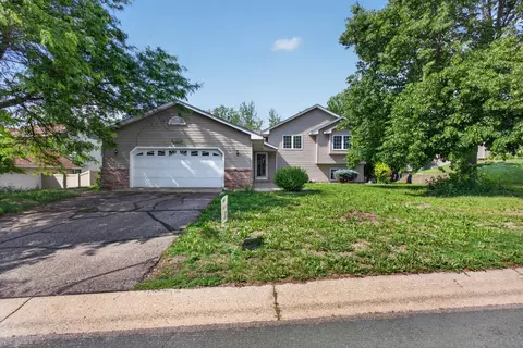 3884 Cross St SW, Prior Lake, MN 55372
