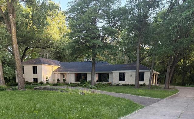 23 Evergreen Rd, North Oaks, MN 55127