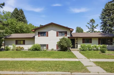 1304 26th Ave S, Moorhead, MN 56560