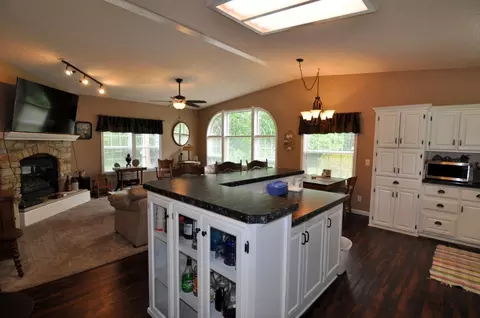 Kitchen - 33386 State 34, Akeley, MN 56433 photo 3 of 4