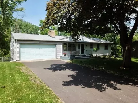 24850 Amlee Rd, Shorewood, MN 55331