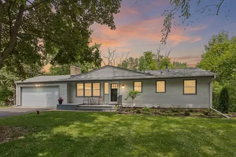 24850 Amlee Rd, Shorewood, MN 55331