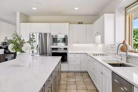 7526 Turner Rd, Independence, MN 55359