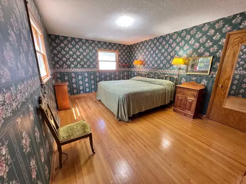 906 Birch St, Marshall, MN 56258 photo 14