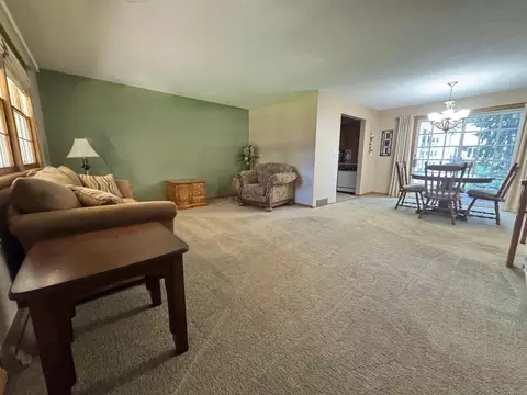 906 Birch St, Marshall, MN 56258 photo 3