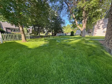 906 Birch St, Marshall, MN 56258 photo 26