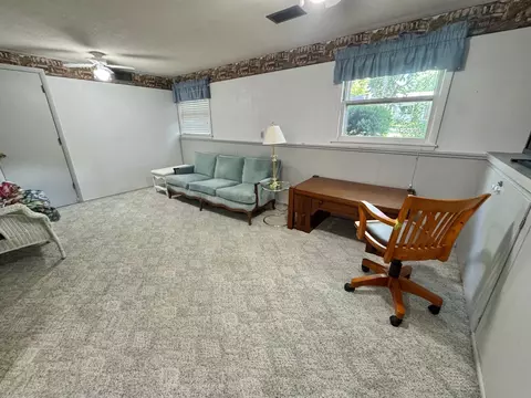 906 Birch St, Marshall, MN 56258 photo 17