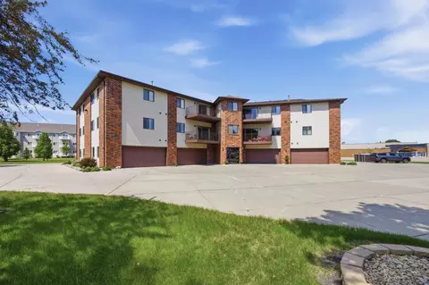 2629 35th Ave S #305, Fargo, ND 58104