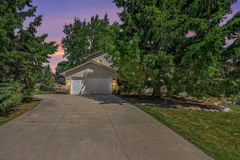 8740 Hillview Dr E, Saint Bonifacius, MN 55375