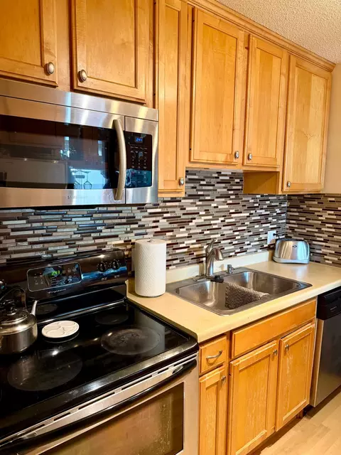 4110 Rahn Rd #202, Saint Paul, MN 55122