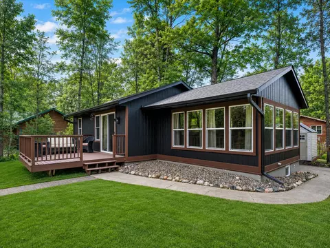 30432 N Pinewood Dr, Breezy Point, MN 56472