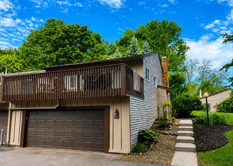 241 River Woods Ln, Burnsville, MN 55337