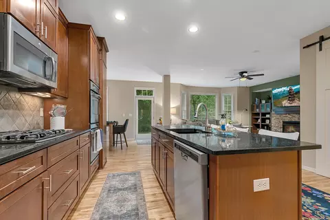 Kitchen - 3373 Couchtown Path, Rosemount, MN 55068 photo 5 of 5
