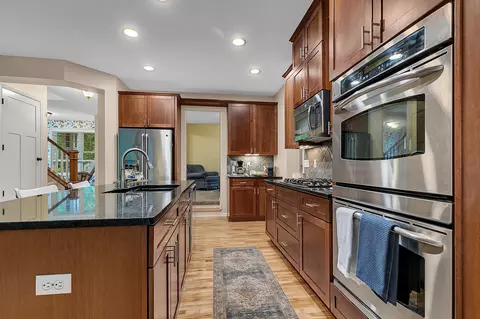 Kitchen - 3373 Couchtown Path, Rosemount, MN 55068 photo 3 of 5