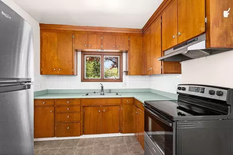 Kitchen - 512 Rose St, Duluth, MN 55803 photo 2 of 2
