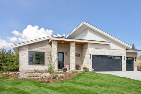 3767 Brookside Dr, Chaska, MN 55318