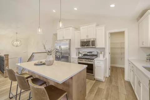 Kitchen - 2885 Trinity Dr, Shakopee, MN 55379 photo 1 of 2