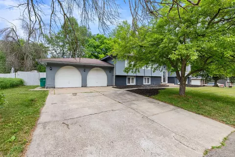 121 Chaparral Dr, Apple Valley, MN 55124